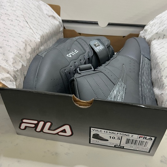 Fila Gray Sneakers with Padded Collar and Lace-Up Closure - Picture 9 of 9